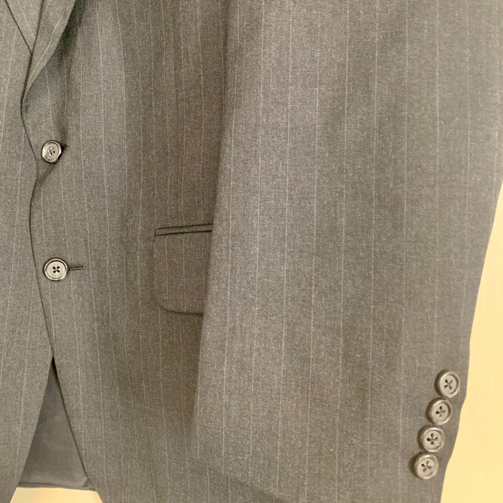 Burberry Dark Grey Pinstripe Blazer 42R - Picture 8 of 10